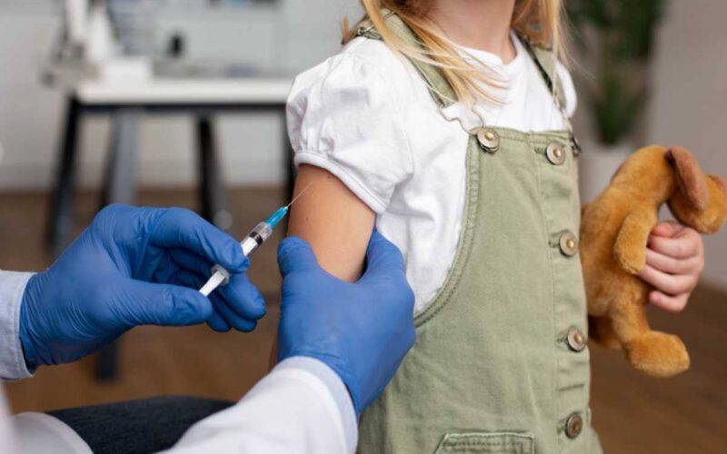Dúvidas sobre vacinas ainda afetam a cobertura vacinal infantil