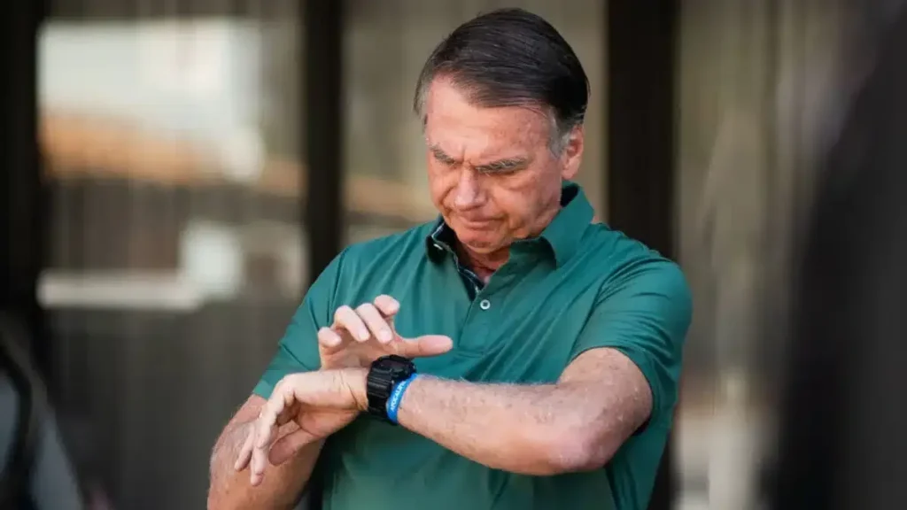 Soluços interrompem fisioterapia de Bolsonaro; veja laudo